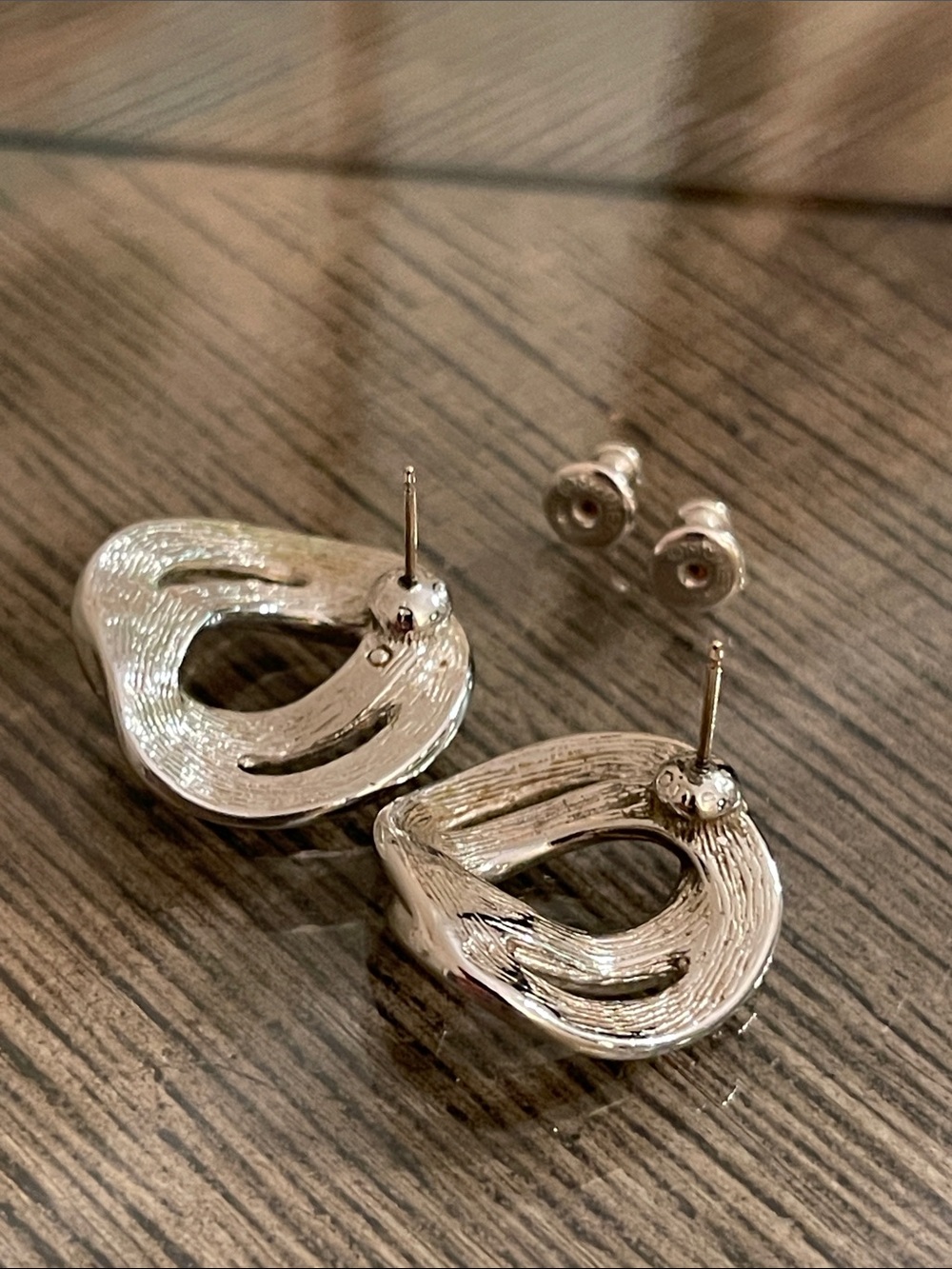 Vintage Monet Double Link Curb Chain Post Silver-tone Earrings - Picture 14 of 15